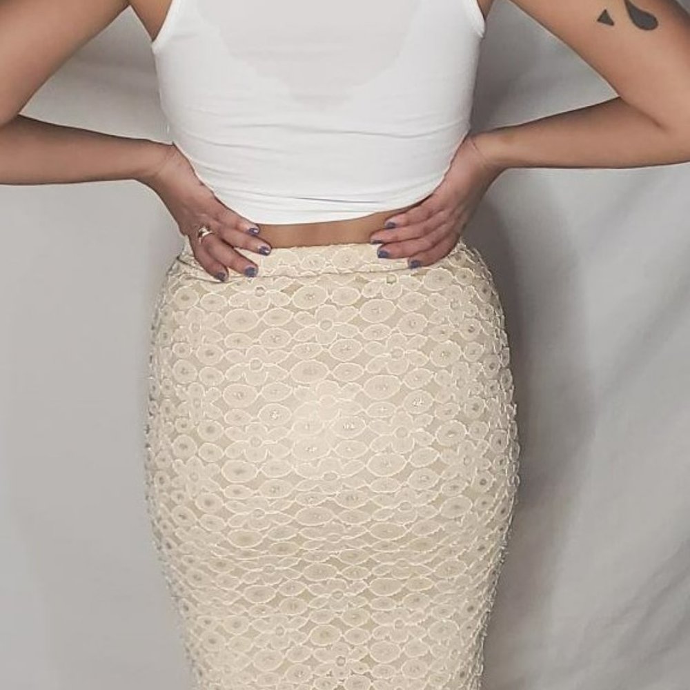 NWT Tight Lace Lined Skirt by H.I.P sz XS